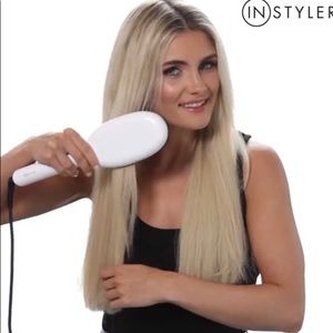 STRAIGHT UP Ceramic Straightening Brush